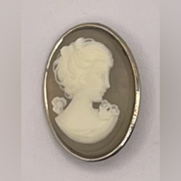 3 for $30 Little Brooch Beige and White Resin Cameo in Silver Tone Bezel Setting - Picture 3 of 7